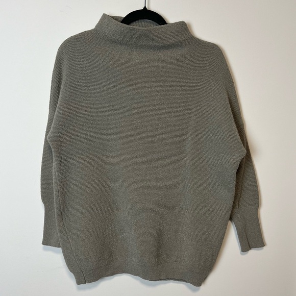 ⚪️ Devoted Ottoman Grey Ribbed Sweater - Picture 7 of 8